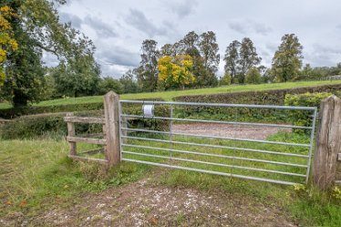 F20B8145r2 2nd October 2020: Rocester walk: Go past the school on your left, through the gate and across the track and over the next stile: Paul L.G. Morris